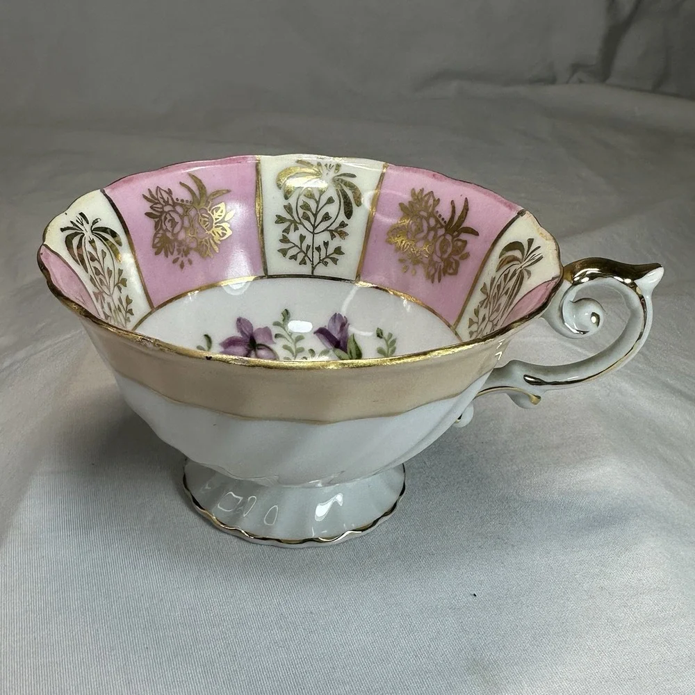 Wide Purple Violets Teacup Saucer Pink Cottagecore Mori Machi Japan Fluted Swirl